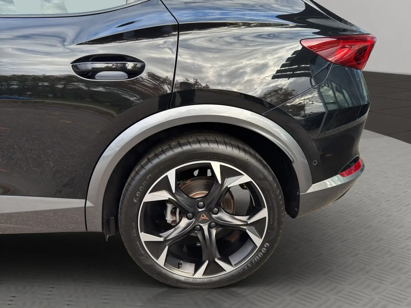 CUPRA Formentor eHybrid DSG Navi AHK LED Schwarz - 2