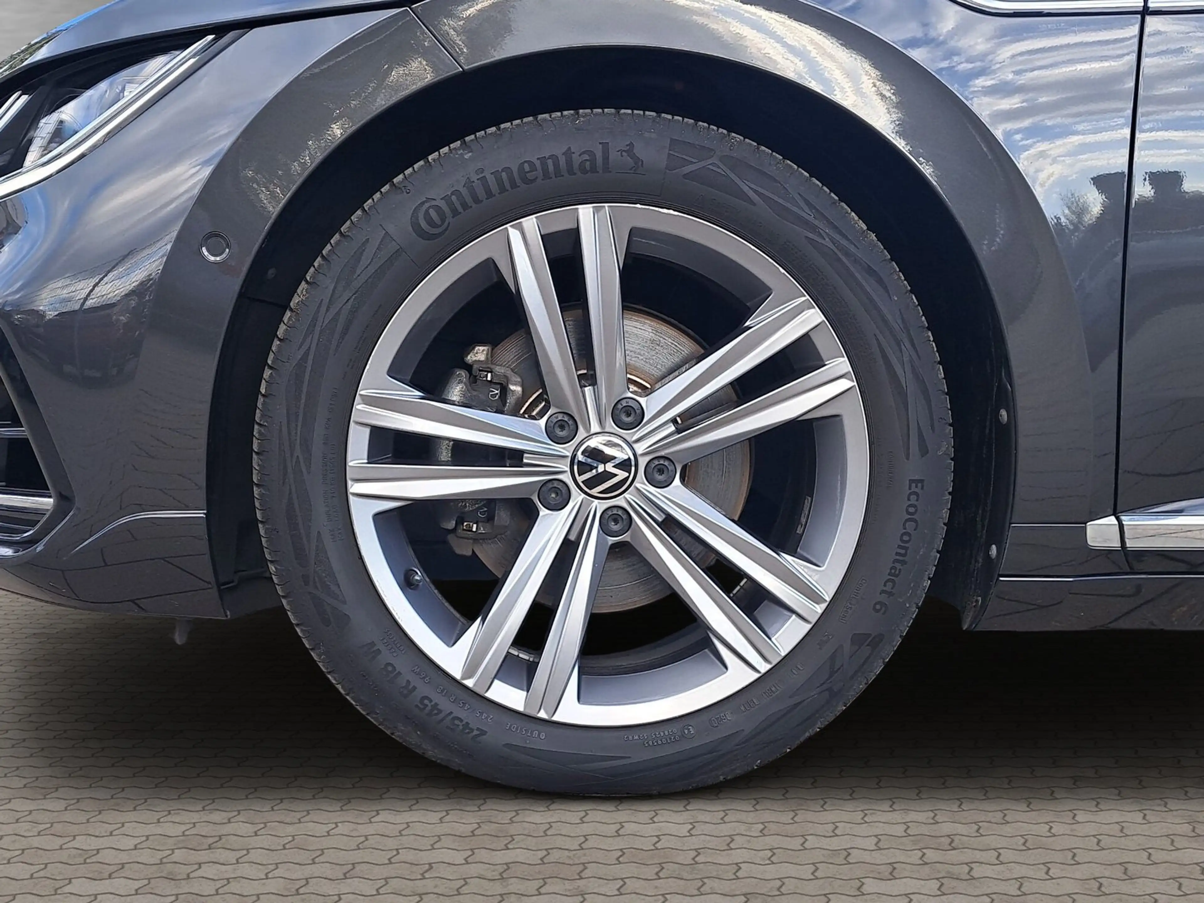 Volkswagen Arteon Shooting Brake 2.0 TDI DSG R-Line 4Motion — photo 2