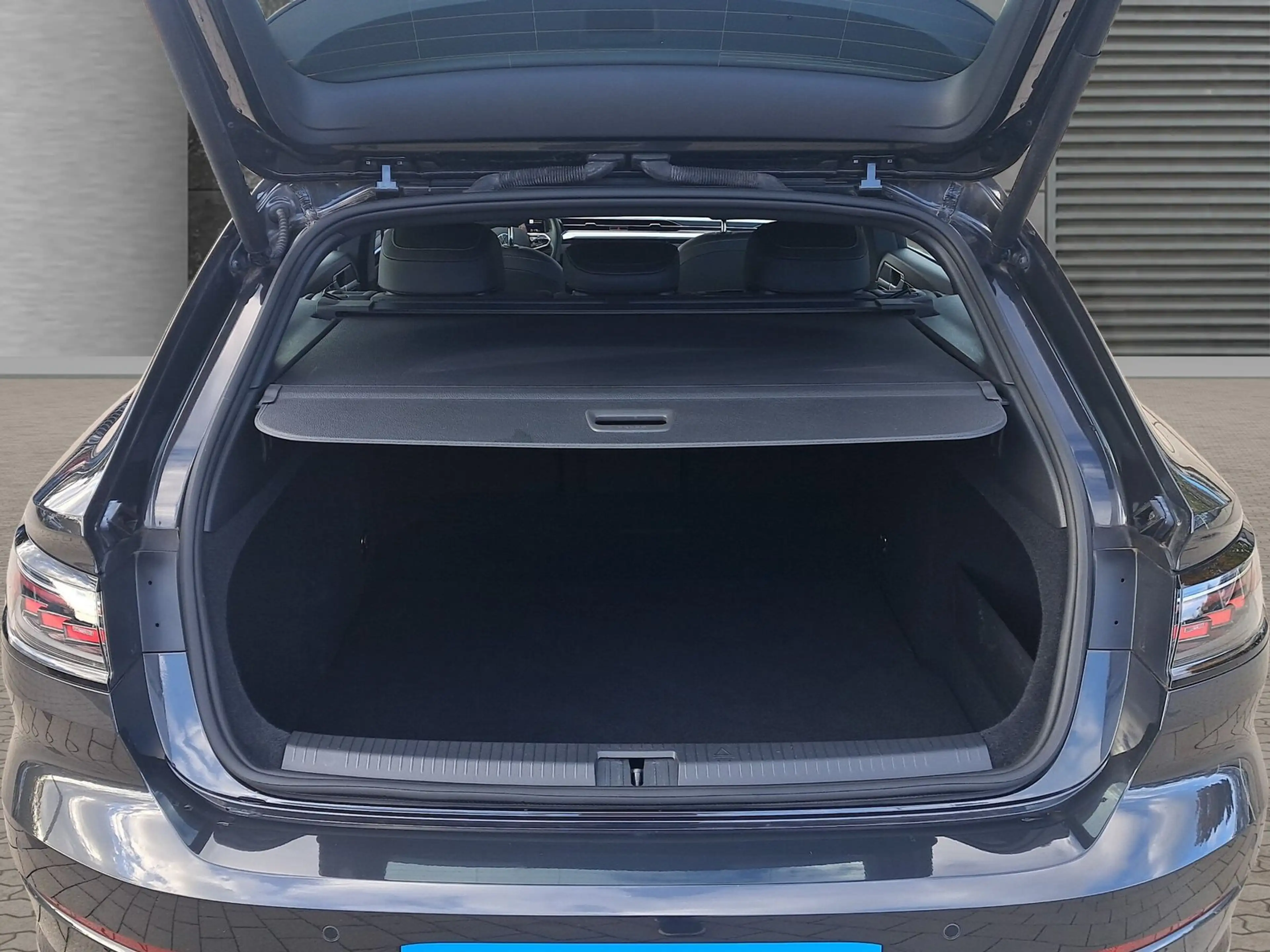 Volkswagen Arteon Shooting Brake 2.0 TDI DSG R-Line 4Motion — photo 14