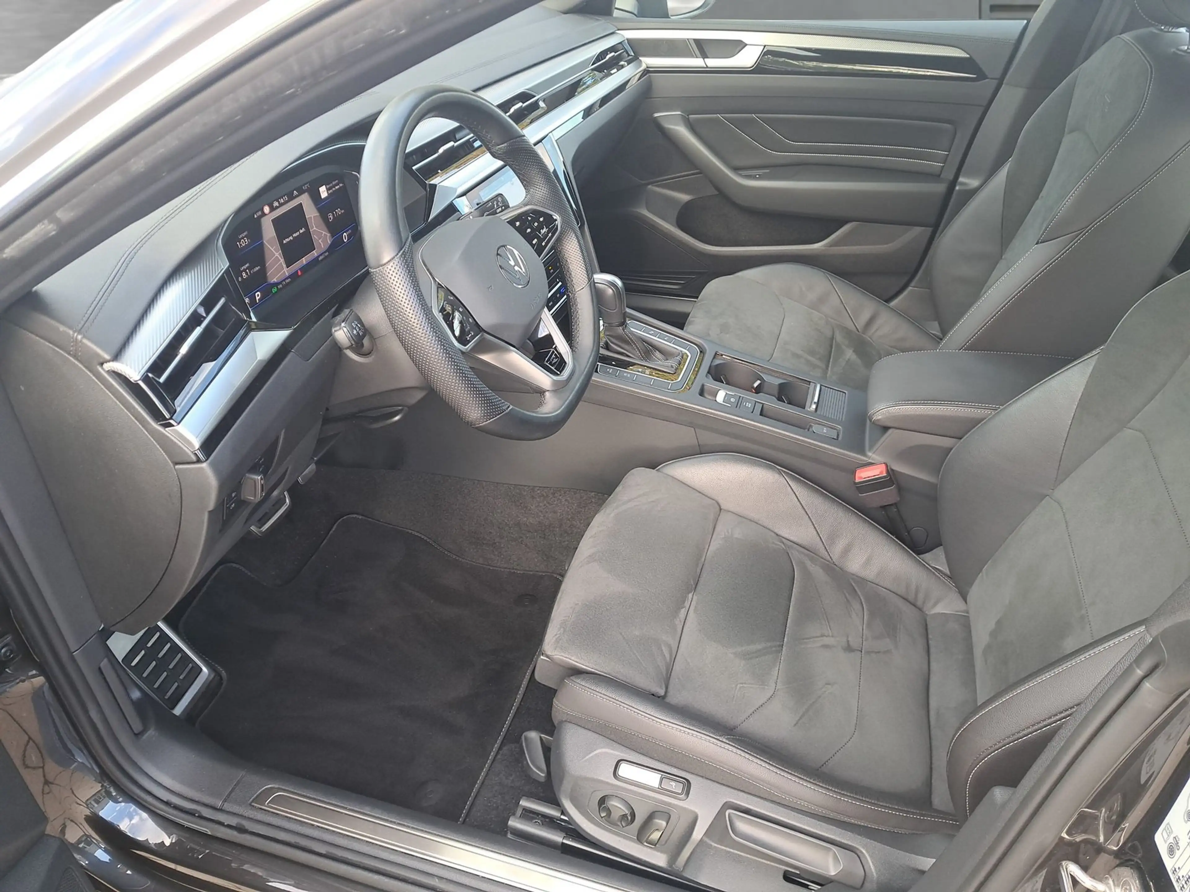 Volkswagen Arteon Shooting Brake 2.0 TDI DSG R-Line 4Motion — photo 7