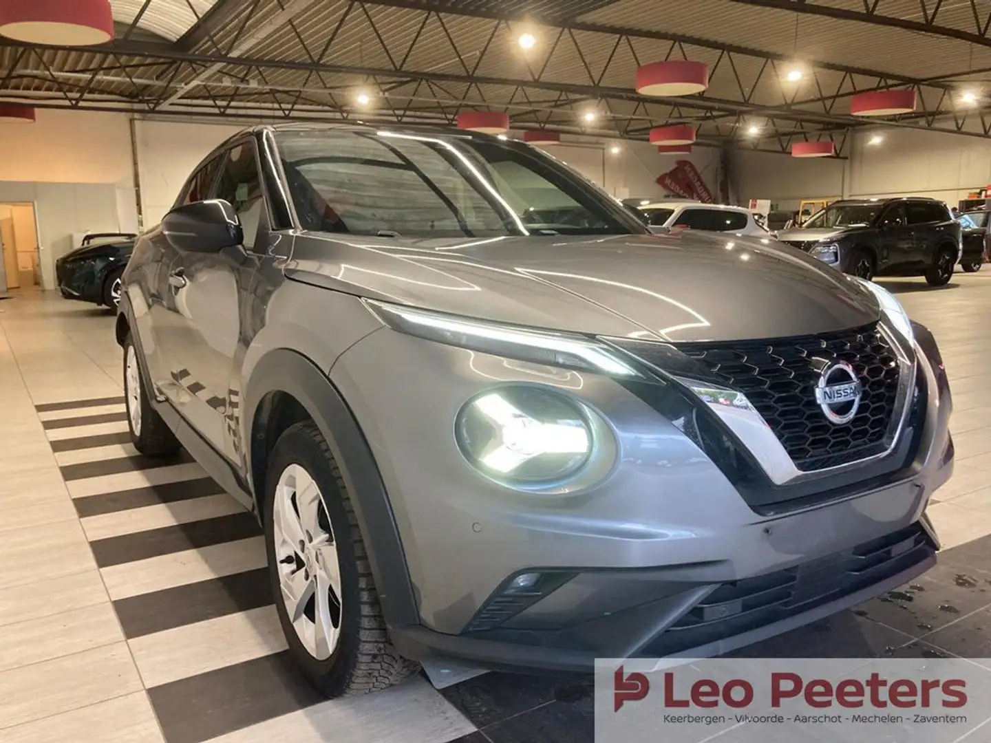 Nissan Juke PREMIERE EDITION BENZINE 6MT - 2