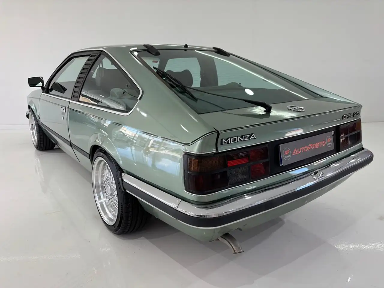 Opel Monza 3.0i, foto 11