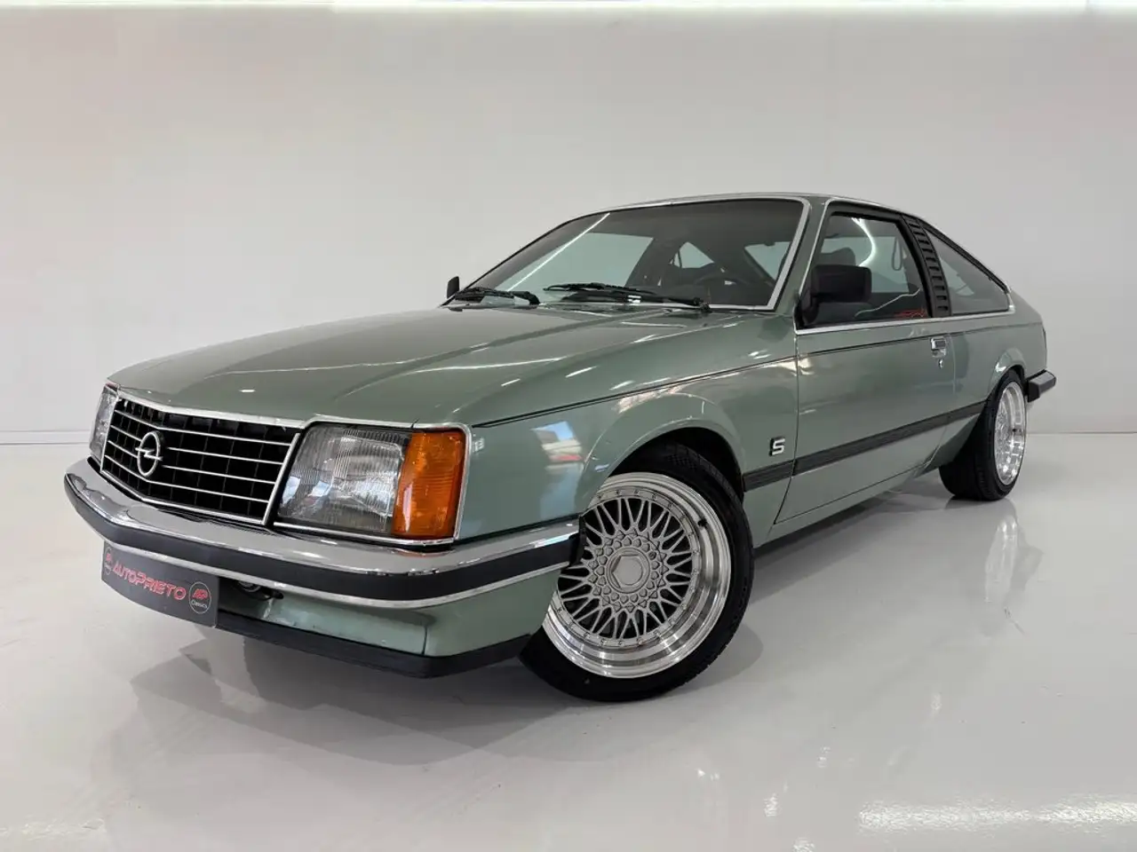 Opel Monza 3.0i, foto 2