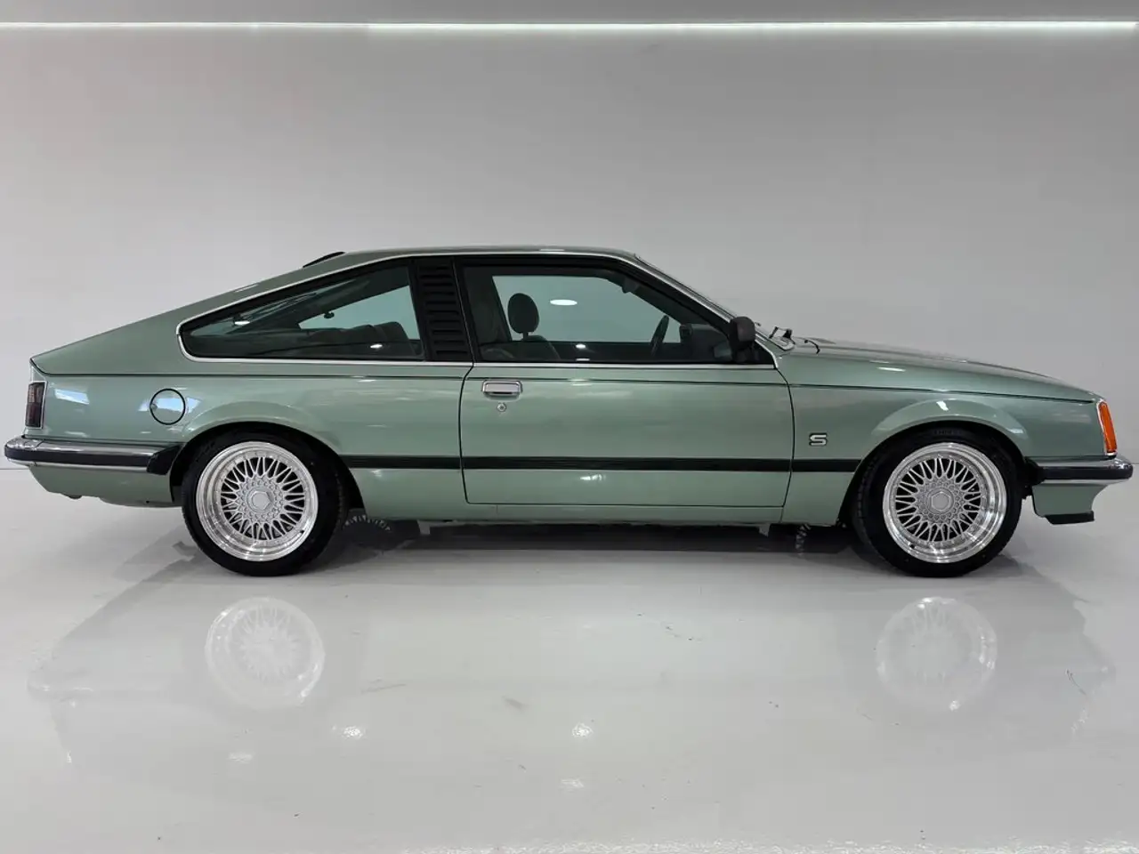 Opel Monza 3.0i, foto 12