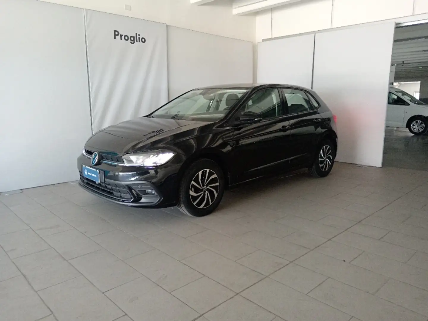 Volkswagen Polo VI 2022 - Polo 1.0 tsi Life 95cv dsg Noir - 1
