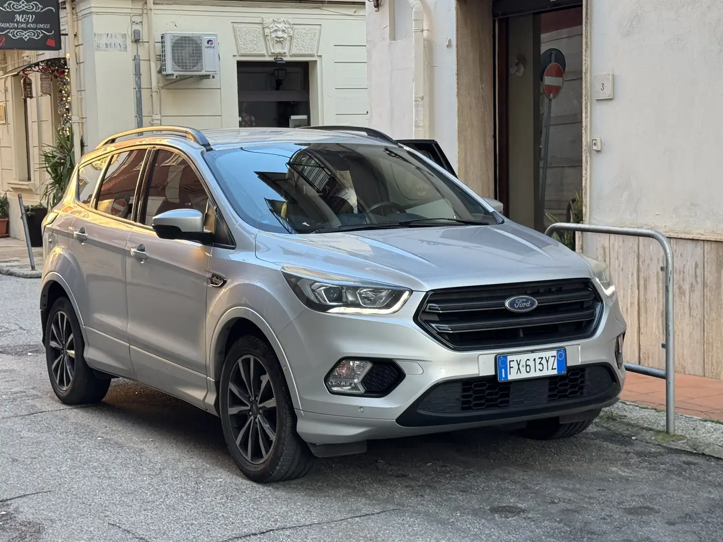 Ford Kuga 1.5 tdci ST-Line s&s 2wd 120cv Argento - 2