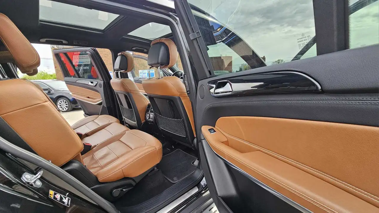 Mercedes-Benz GLS снимка Mercedes-Benz GLS