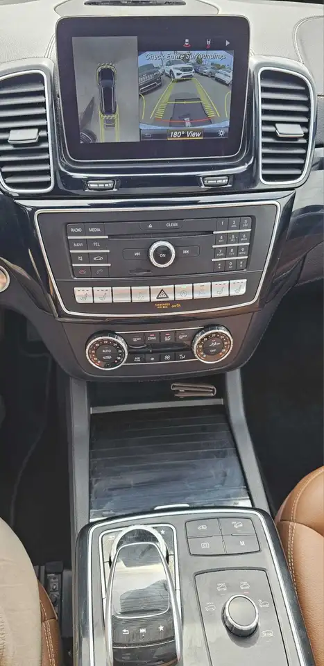Mercedes-Benz GLS снимка Mercedes-Benz GLS