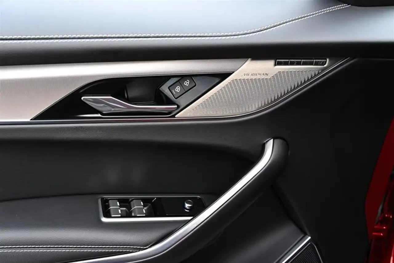 Jaguar F-Pace снимка Jaguar F-Pace