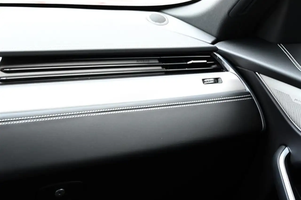 Jaguar F-Pace снимка Jaguar F-Pace
