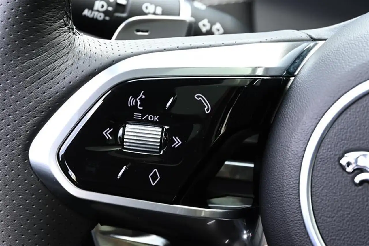 Jaguar F-Pace снимка Jaguar F-Pace