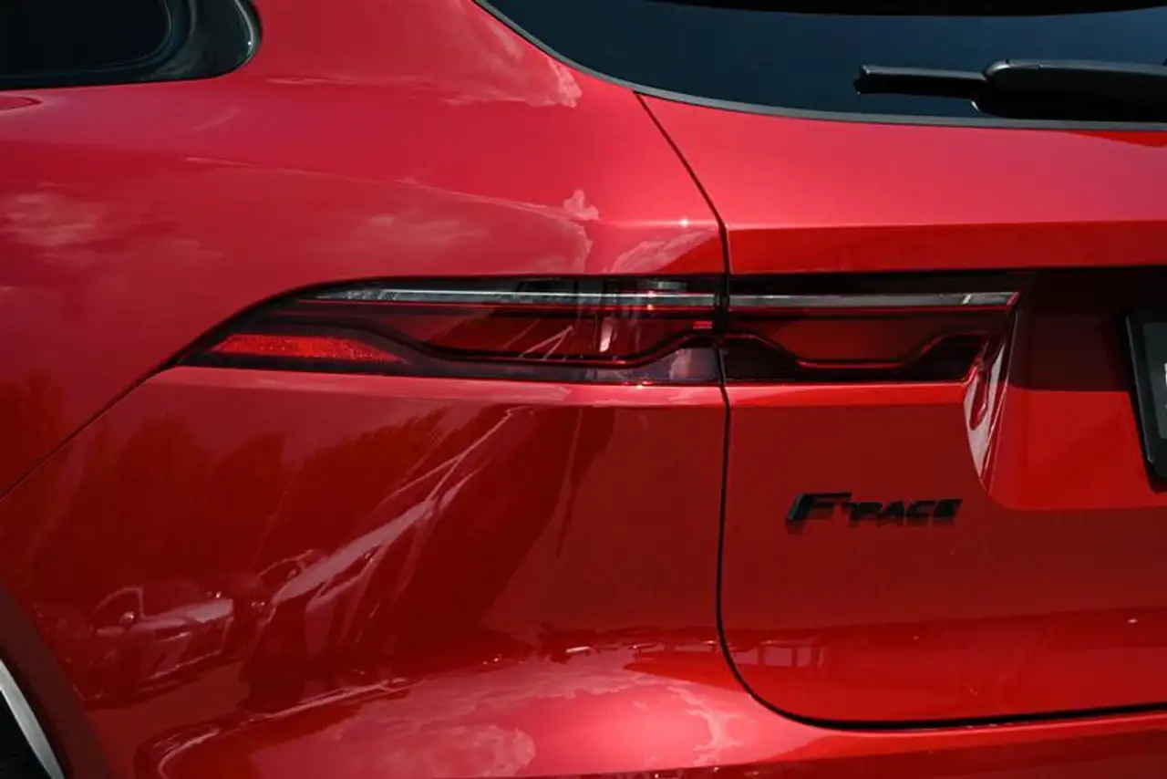Jaguar F-Pace снимка Jaguar F-Pace