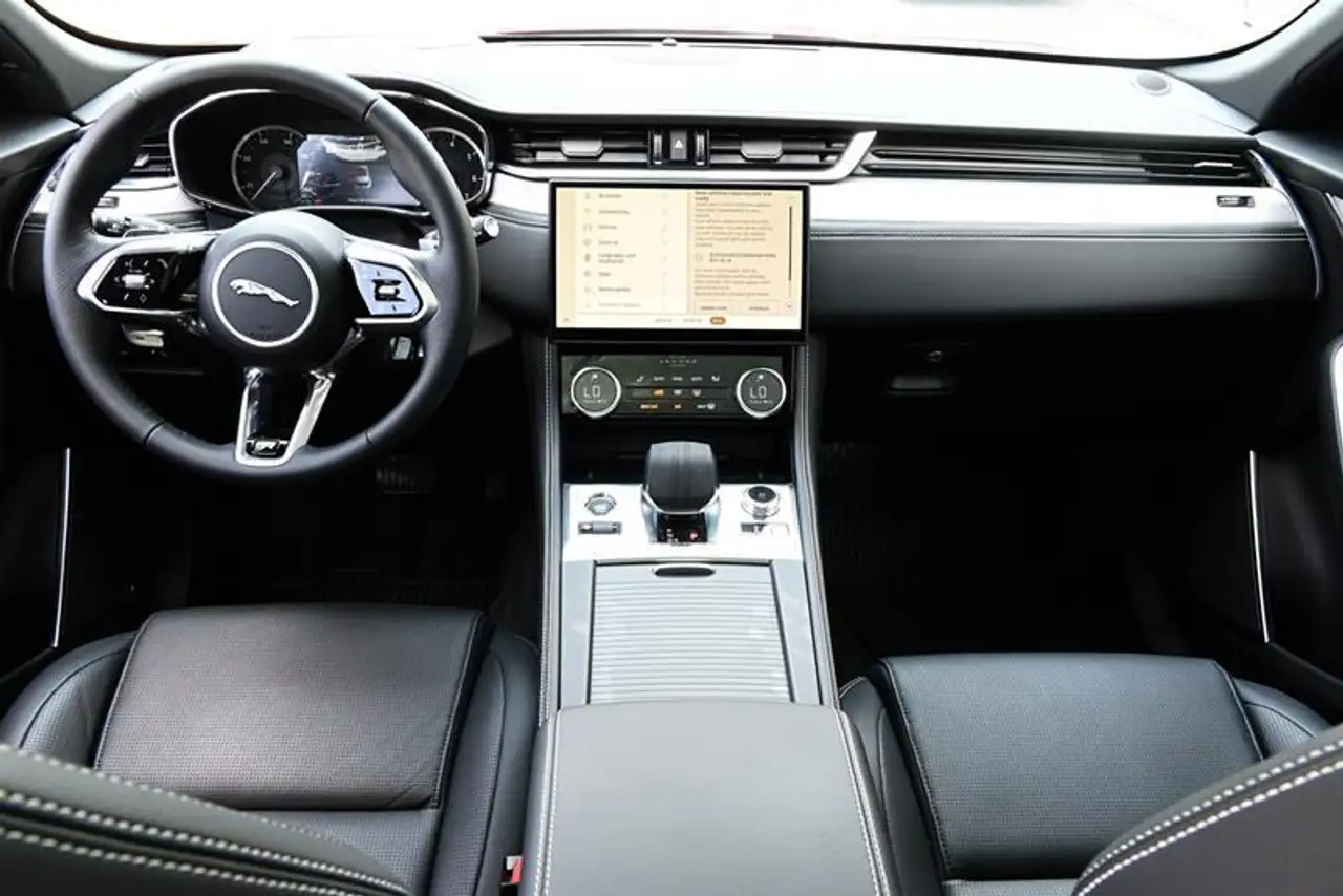 Jaguar F-Pace снимка Jaguar F-Pace