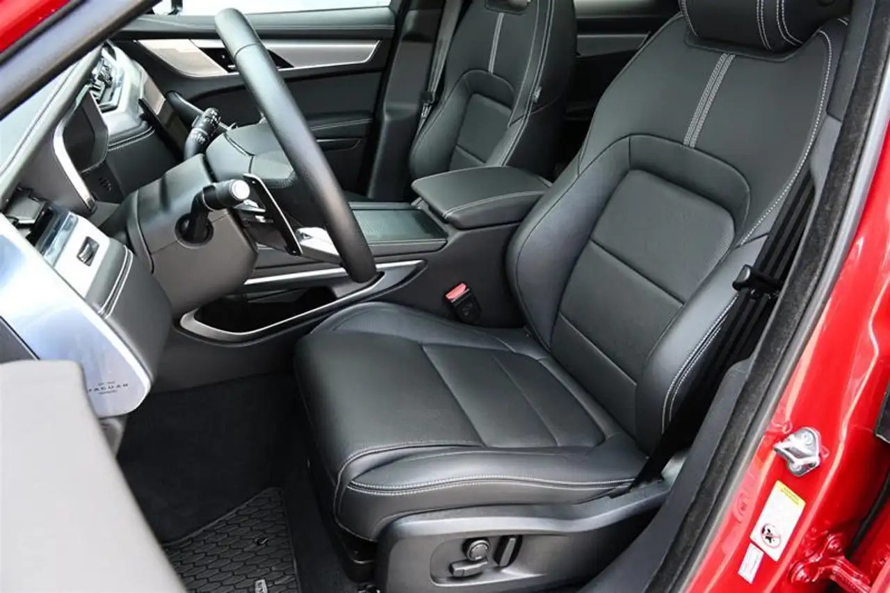 Jaguar F-Pace снимка Jaguar F-Pace