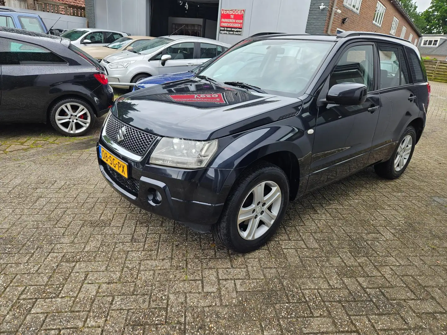 Suzuki Grand Vitara 2.0-16V Exclusive Automaat 4x4 Zwart - 2