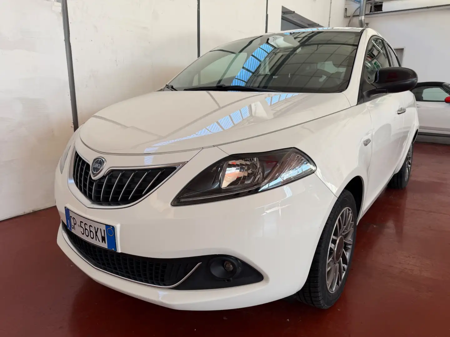 Lancia Ypsilon Ypsilon 1.0 FireFly 5 porte S&S Hybrid Gold Blanc - 1