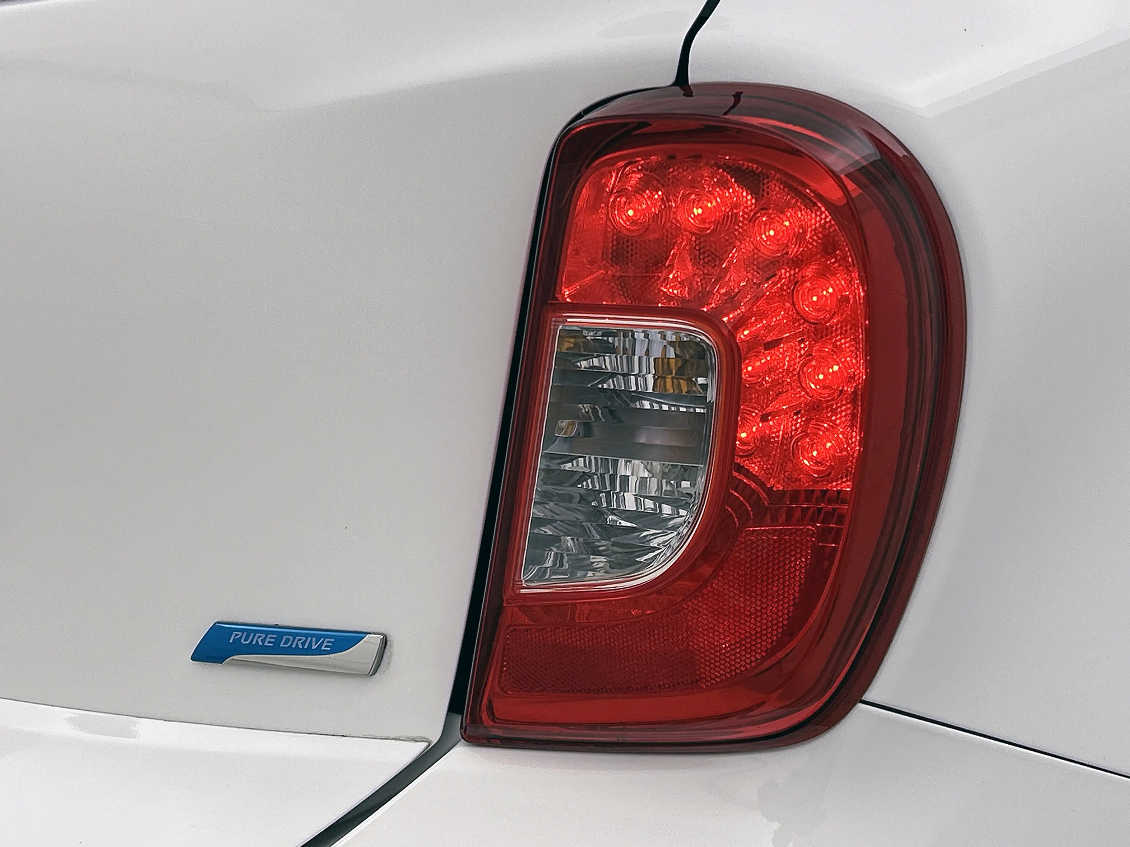 Nissan Micra 1.2 Connect Edition Navi, cruise, parkeersensoren — photo 21