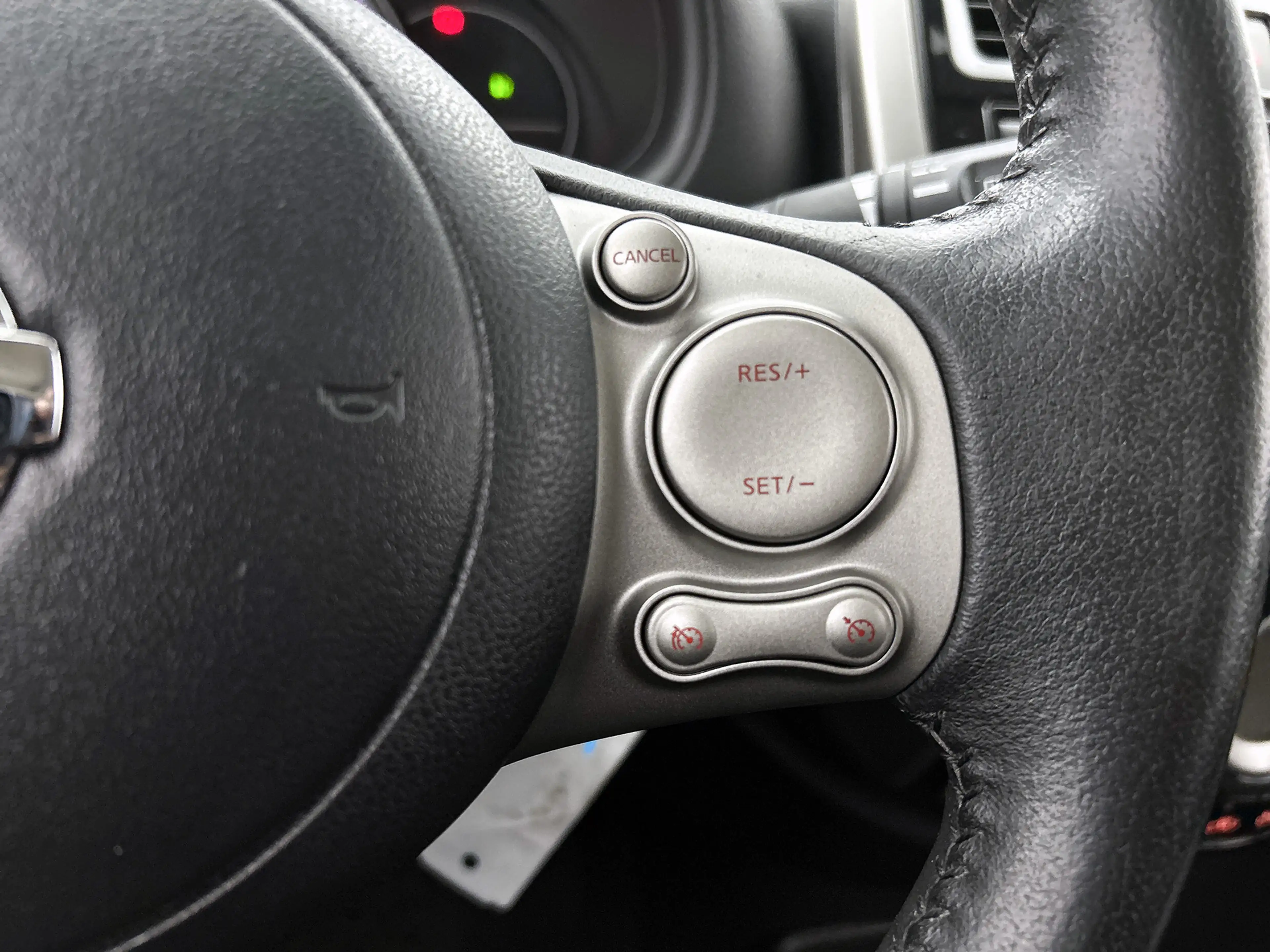 Nissan Micra 1.2 Connect Edition Navi, cruise, parkeersensoren — photo 8