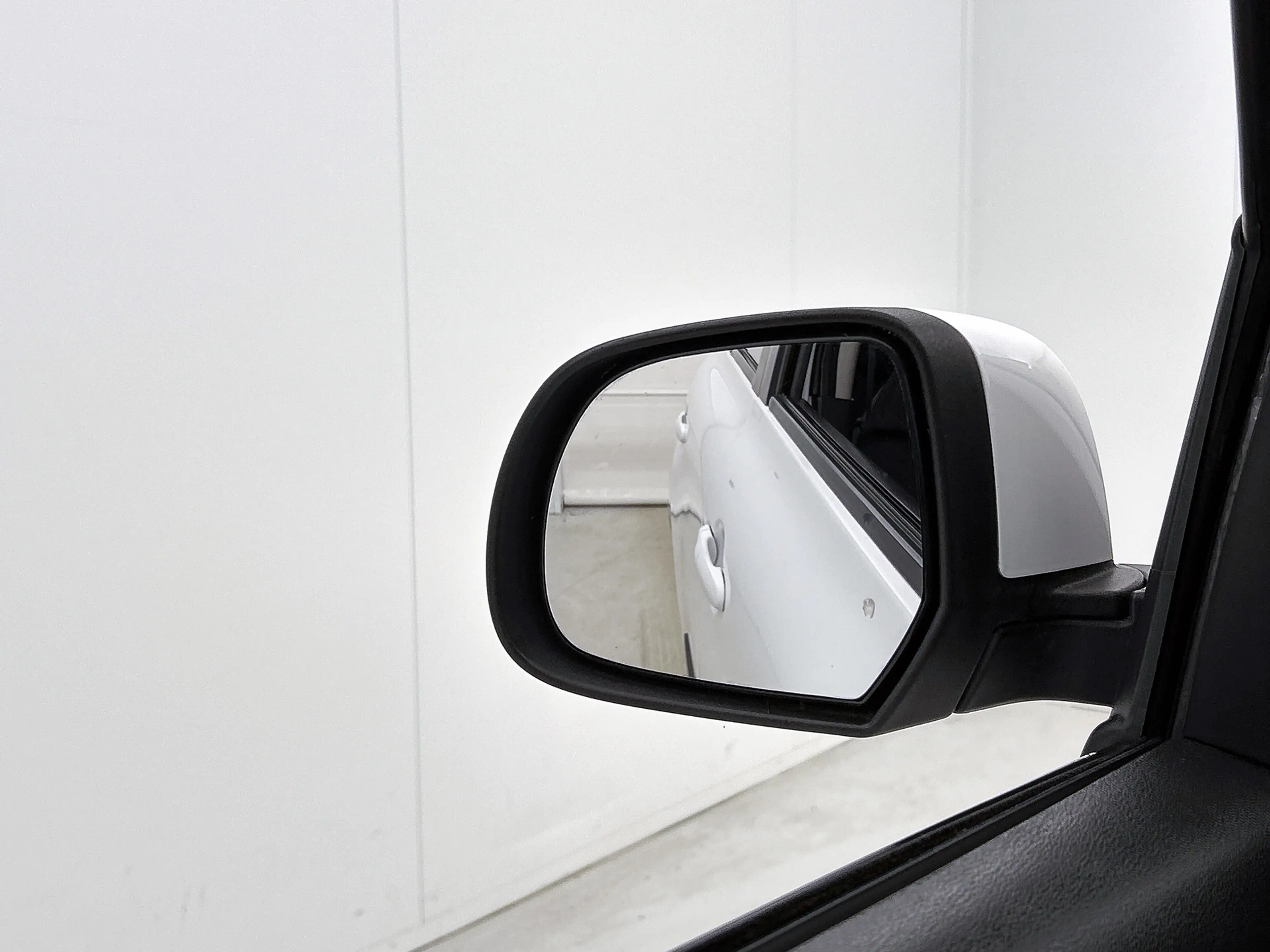 Nissan Micra 1.2 Connect Edition Navi, cruise, parkeersensoren — photo 25
