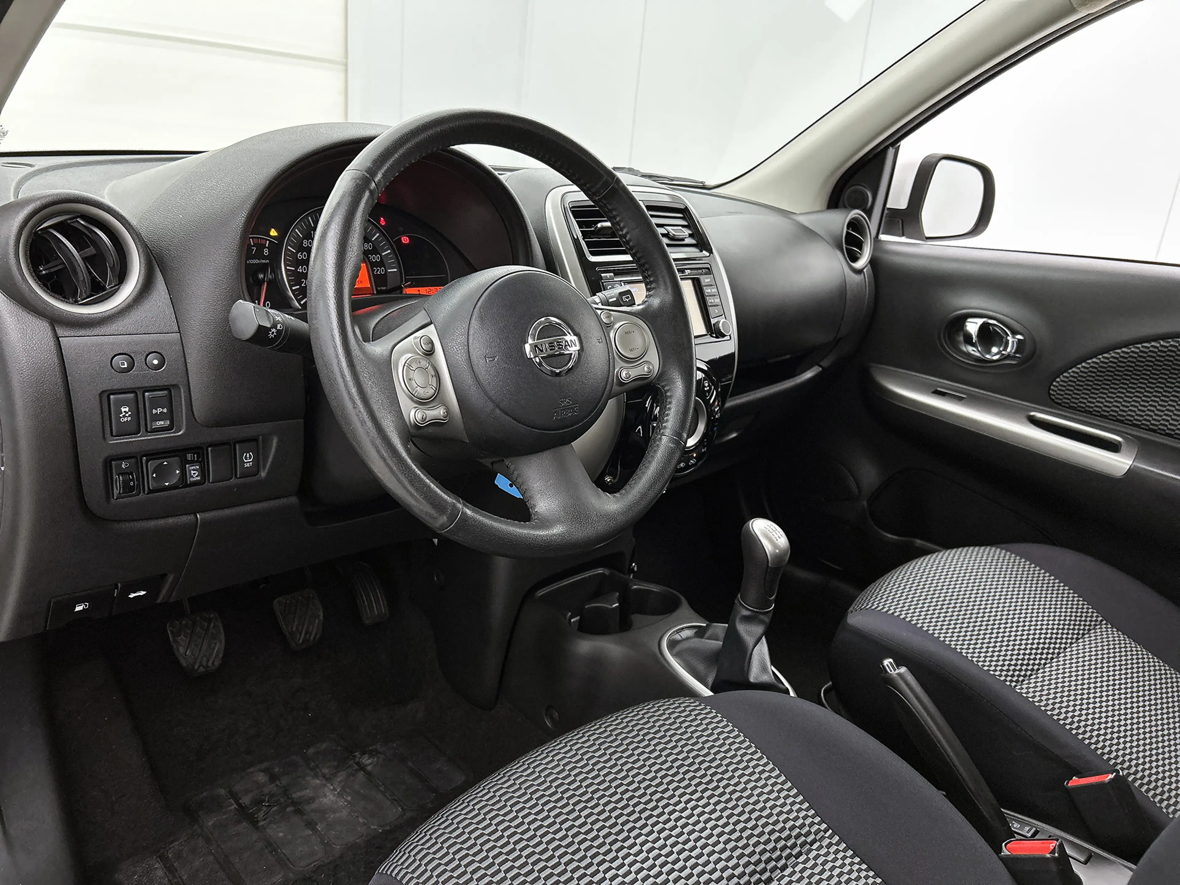 Nissan Micra 1.2 Connect Edition Navi, cruise, parkeersensoren — photo 2