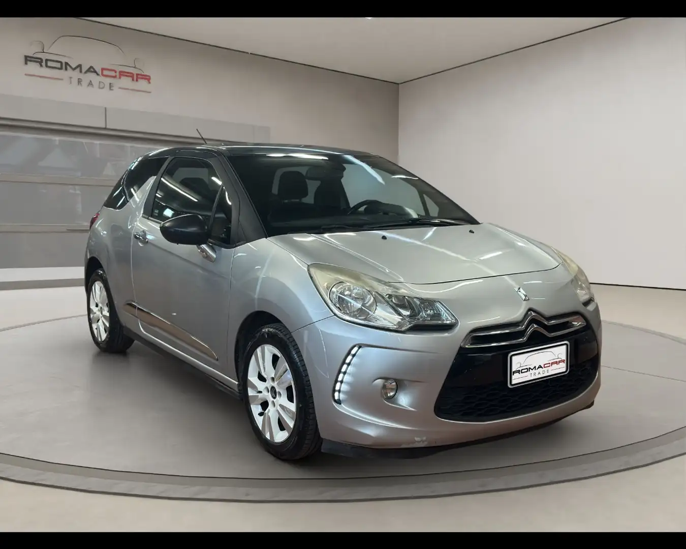 DS Automobiles DS 3 3 - DS 3 1.6 VTi 120 aut. So Chic Grigio - 1