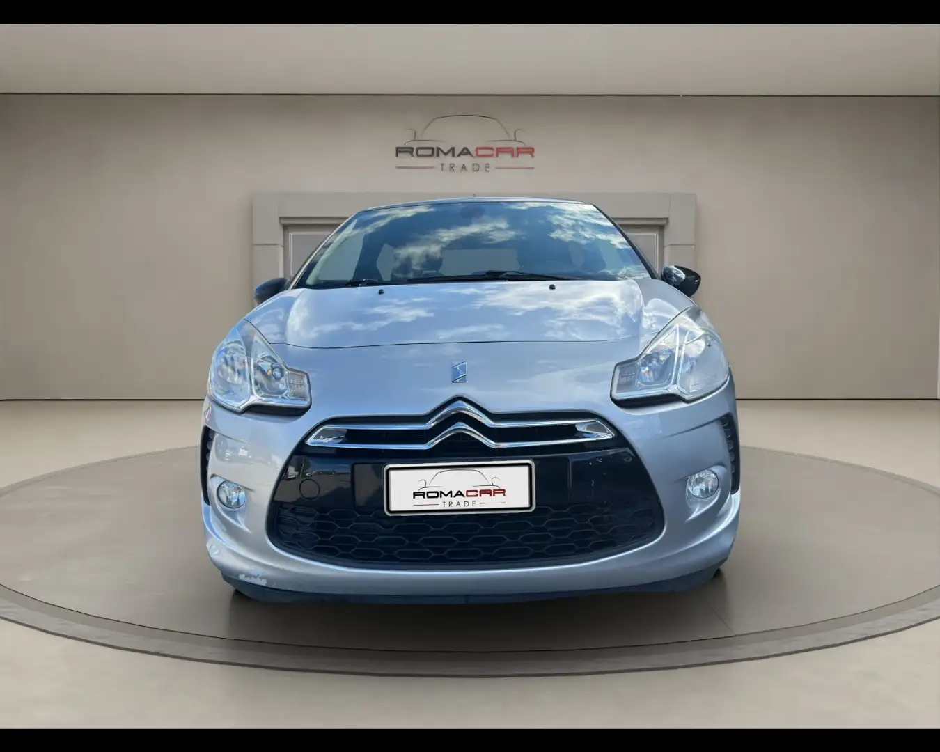 DS Automobiles DS 3 3 - DS 3 1.6 VTi 120 aut. So Chic Gris - 2