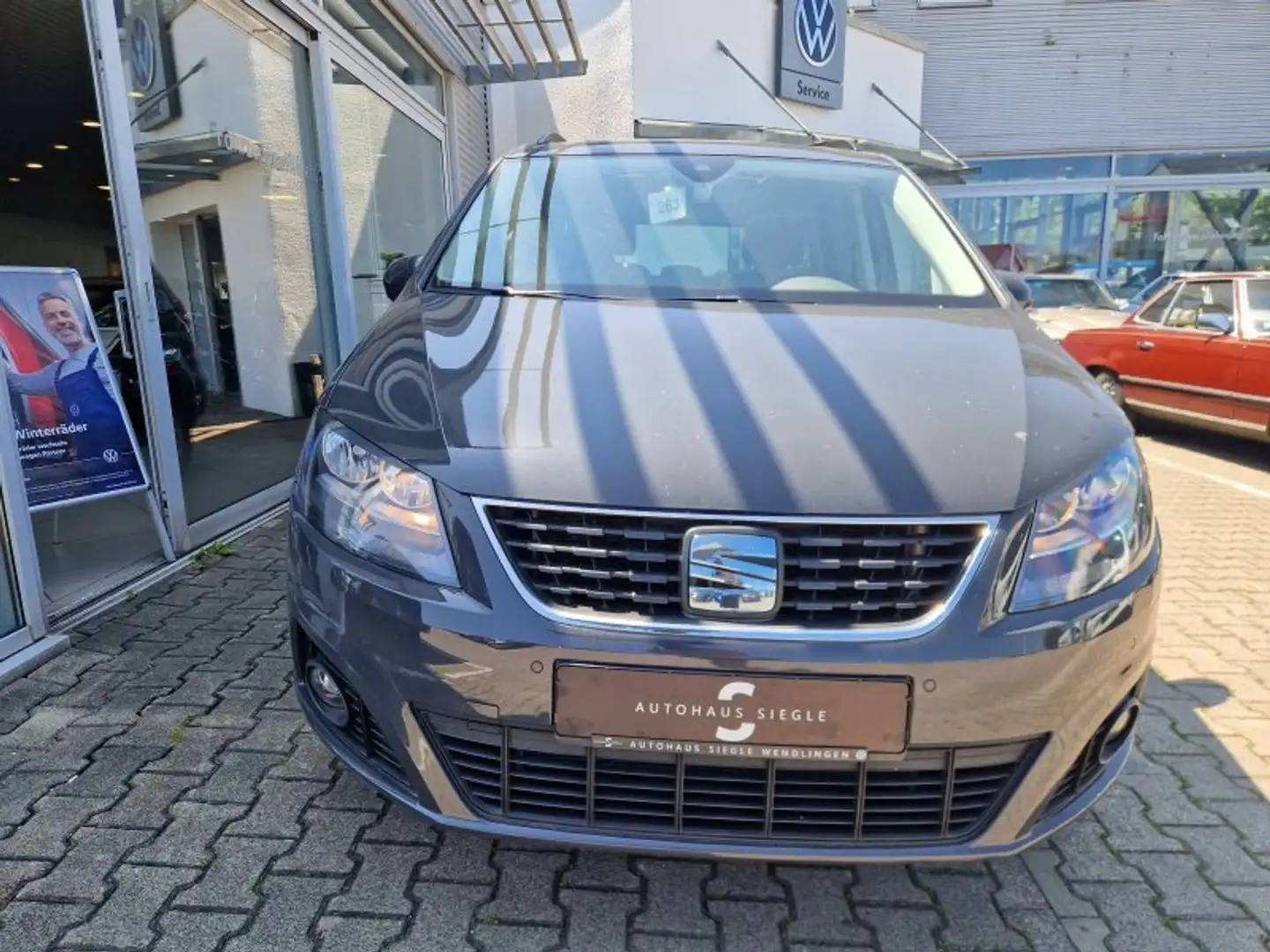 SEAT Alhambra 2.0 TDI Style AHK DSG Navi Pano Standheizung Kamer Grau - 2
