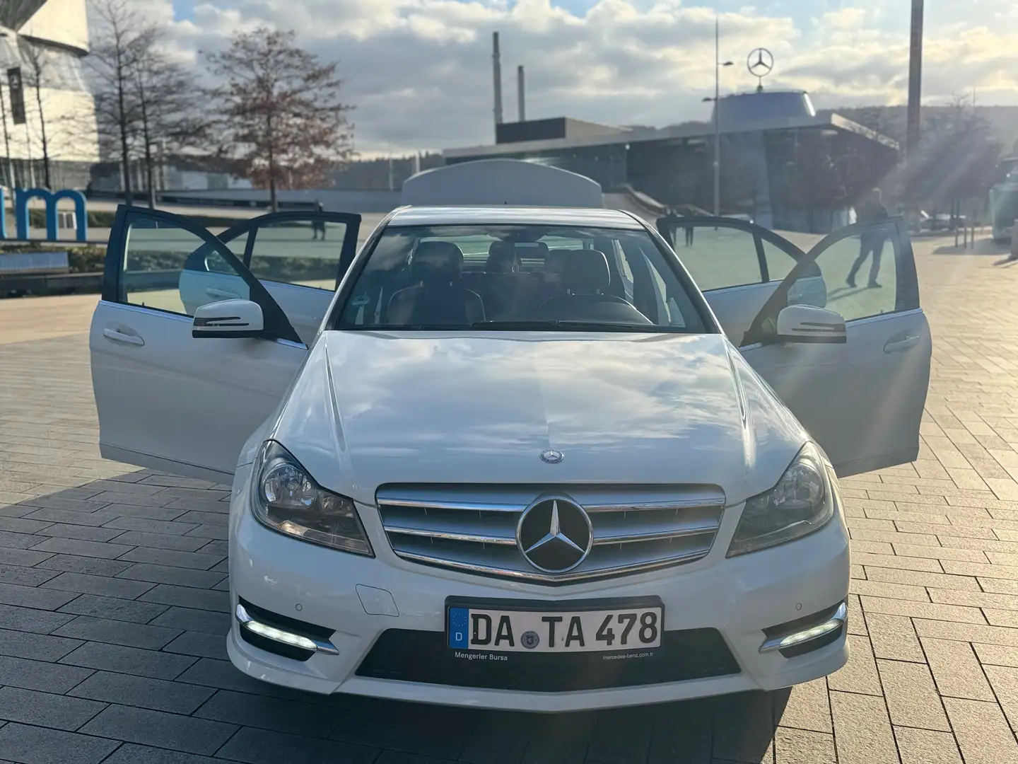 Mercedes-Benz 180 Avantgarde, AMG Weiß - 2