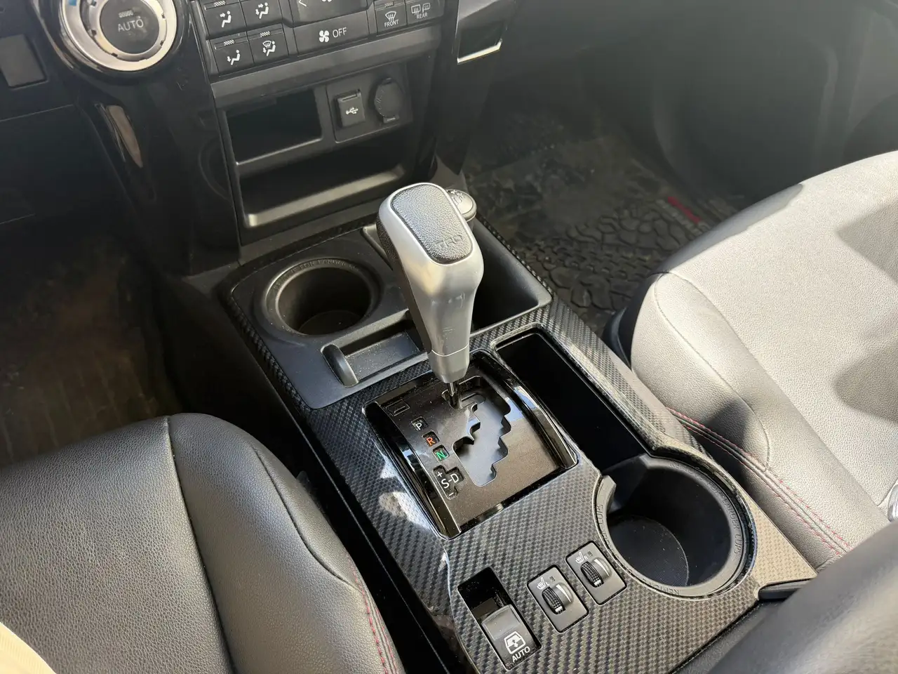 Toyota 4-Runner снимка Toyota 4-Runner