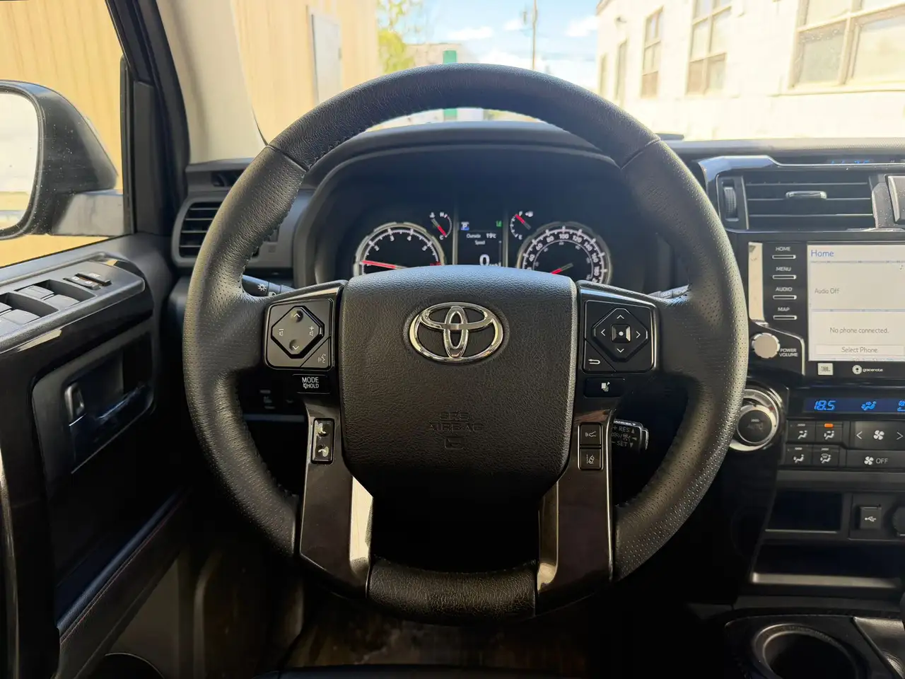 Toyota 4-Runner снимка Toyota 4-Runner