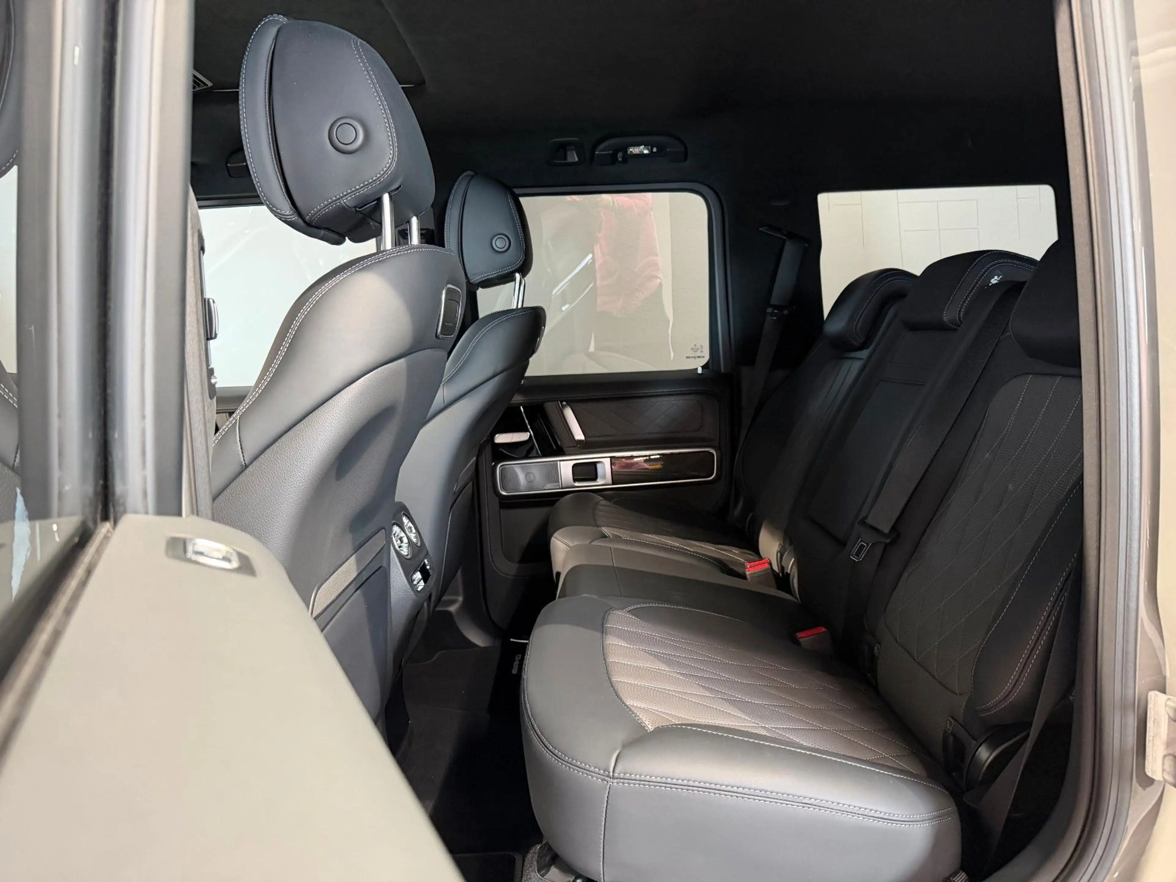 Mercedes-Benz G 63 AMG *1 OWNER* — photo 9