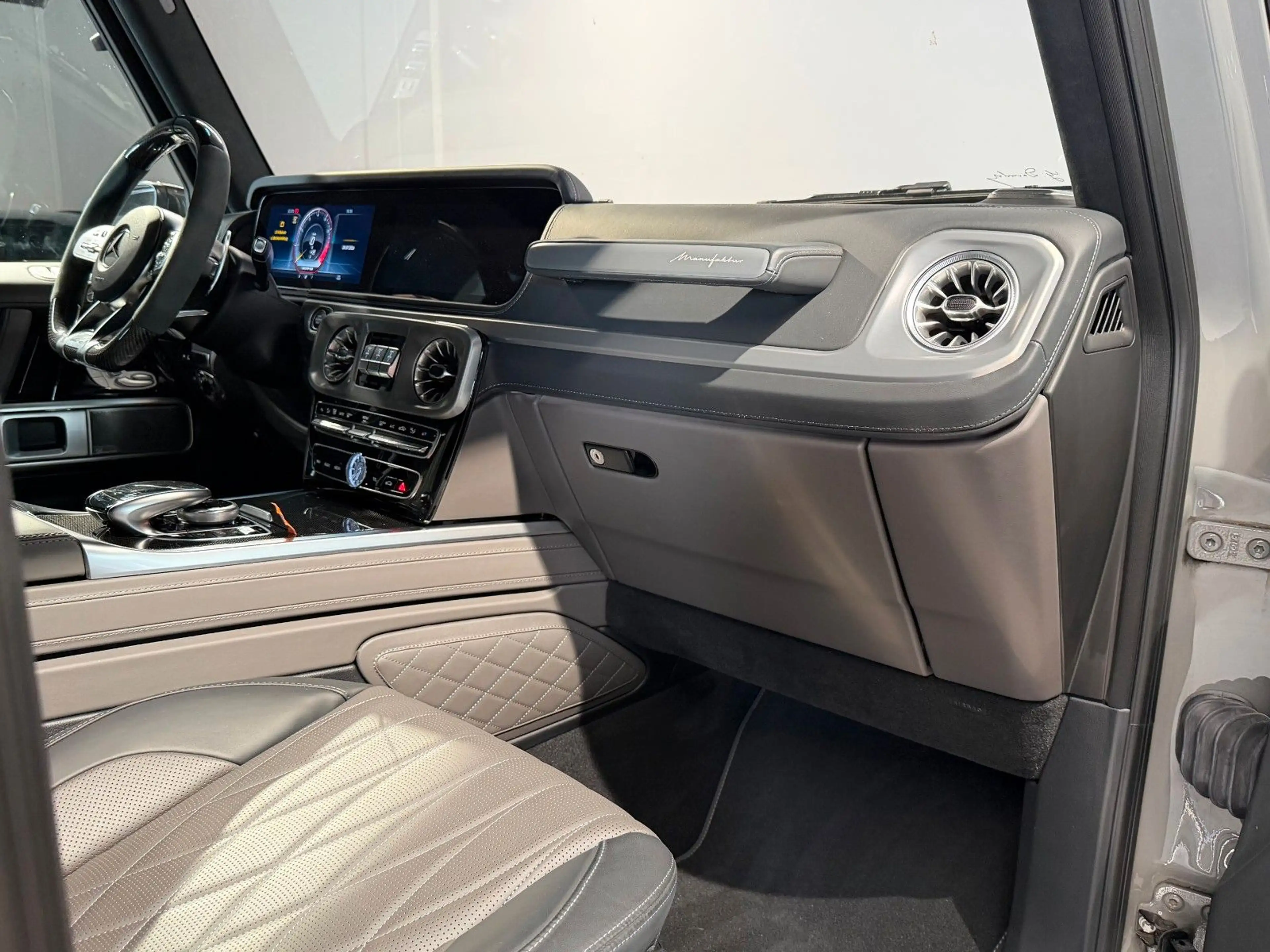 Mercedes-Benz G 63 AMG *1 OWNER* — photo 12