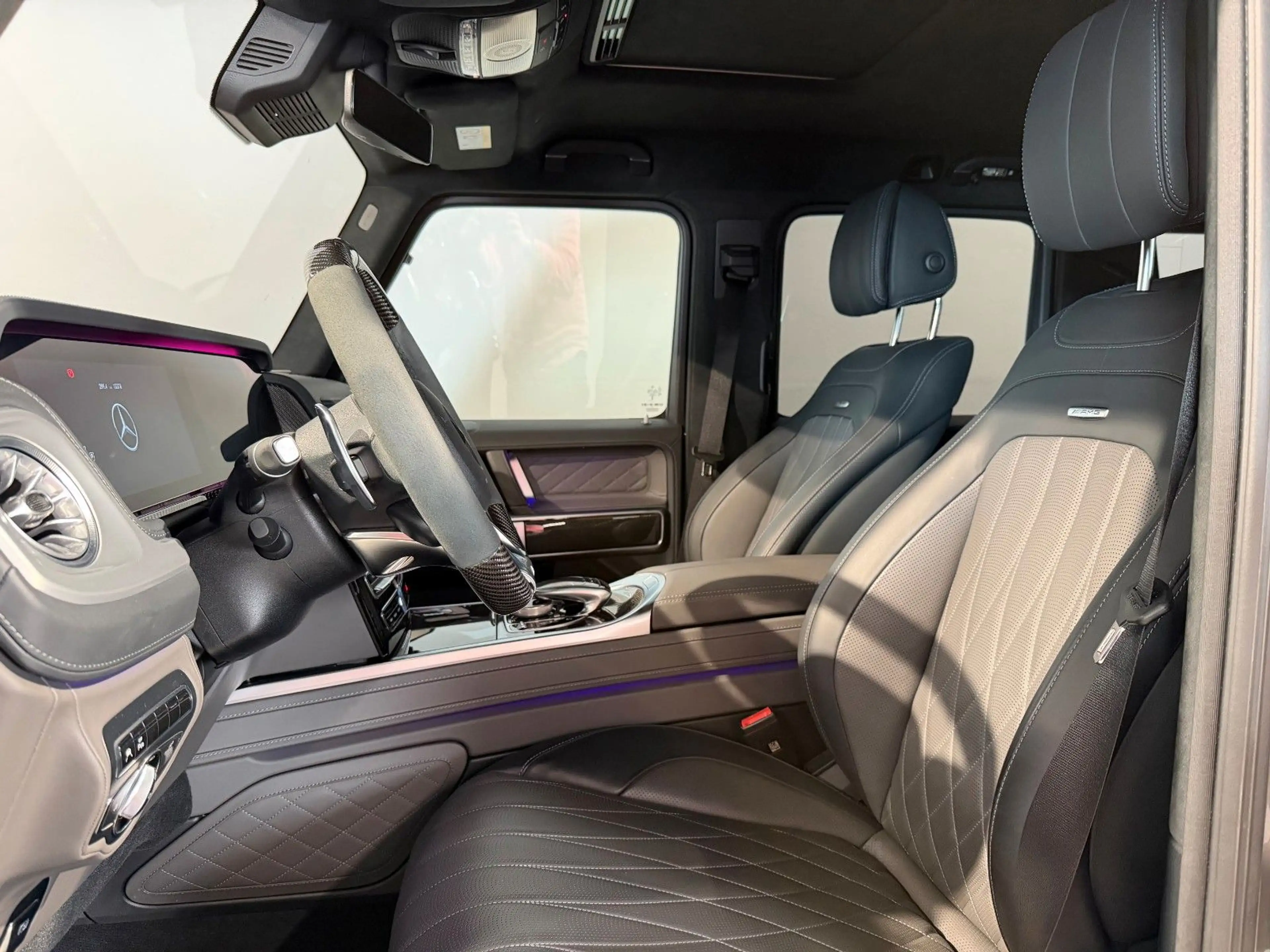 Mercedes-Benz G 63 AMG *1 OWNER* — photo 8