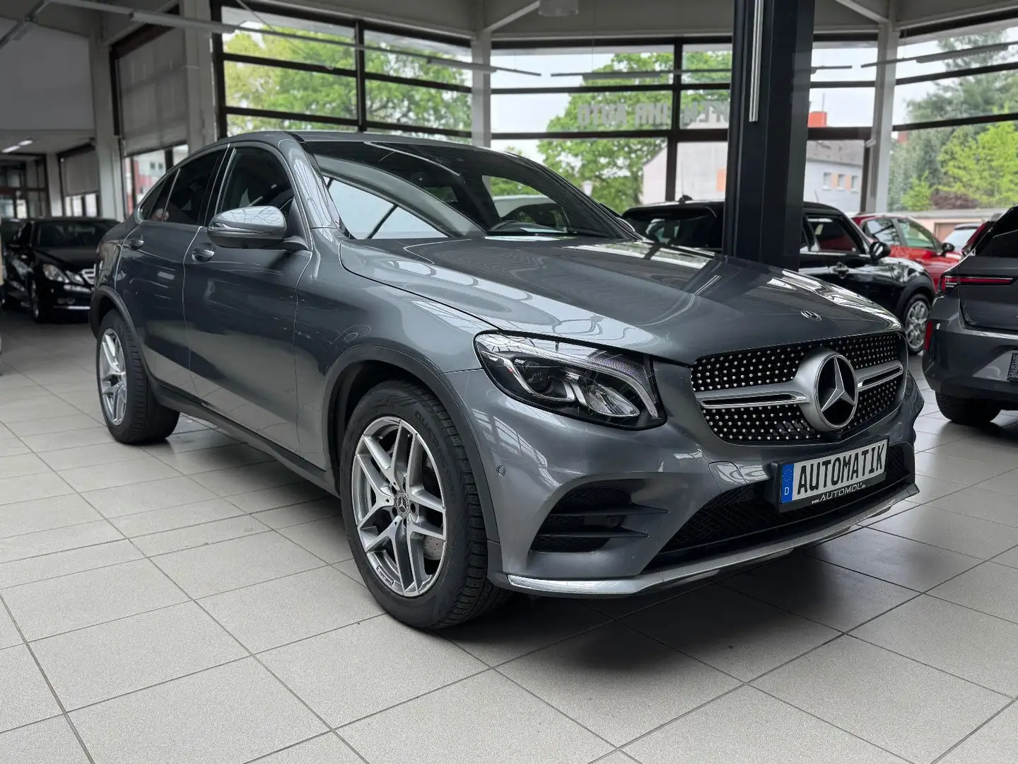 Mercedes-Benz GLC 220 d Coupe 4Matic *AMG-line*Autom. Gris - 2