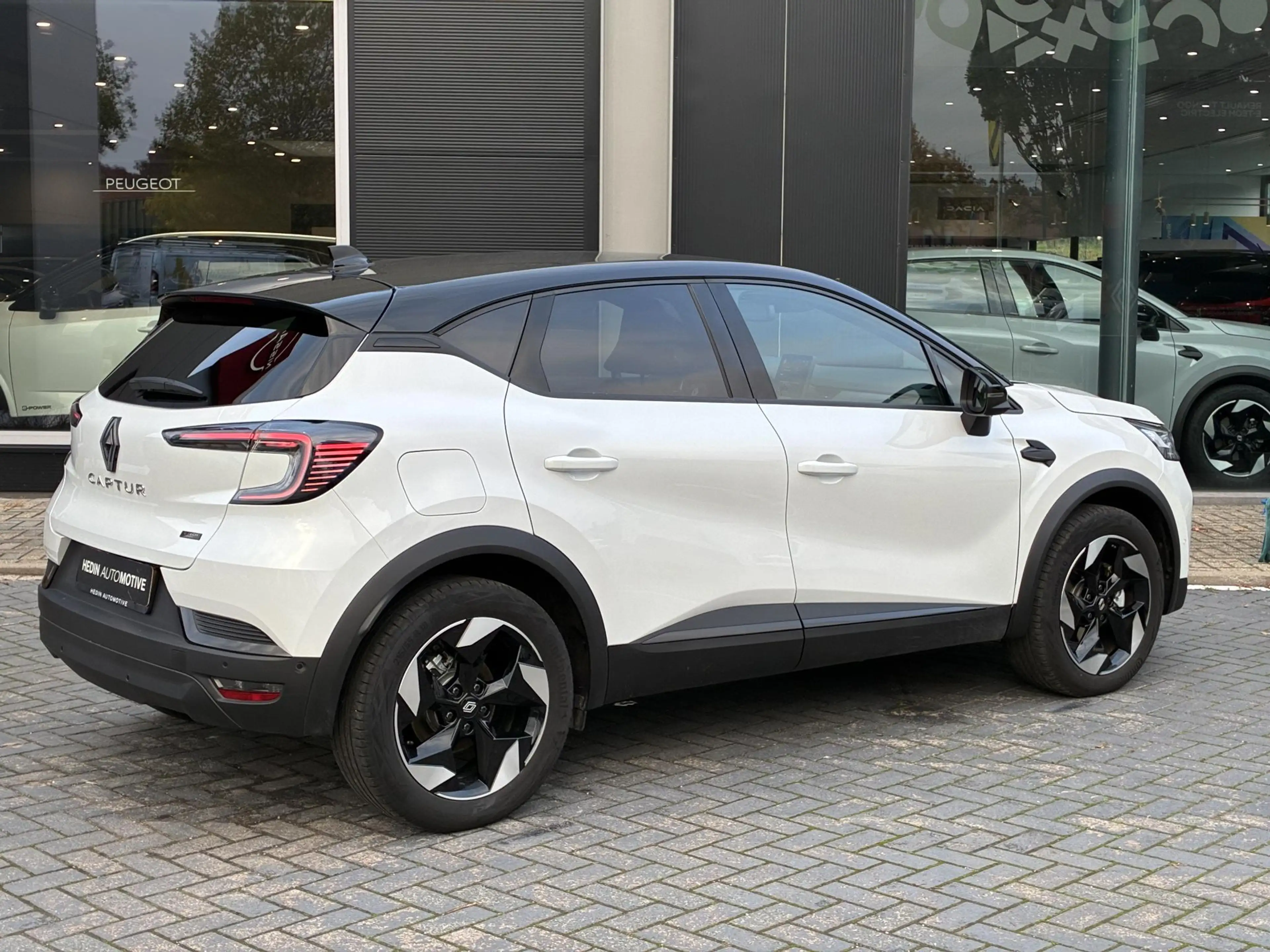 Renault Captur 1.8 E-Tech full hybrid 160 techno | Camera | Navi — photo 2