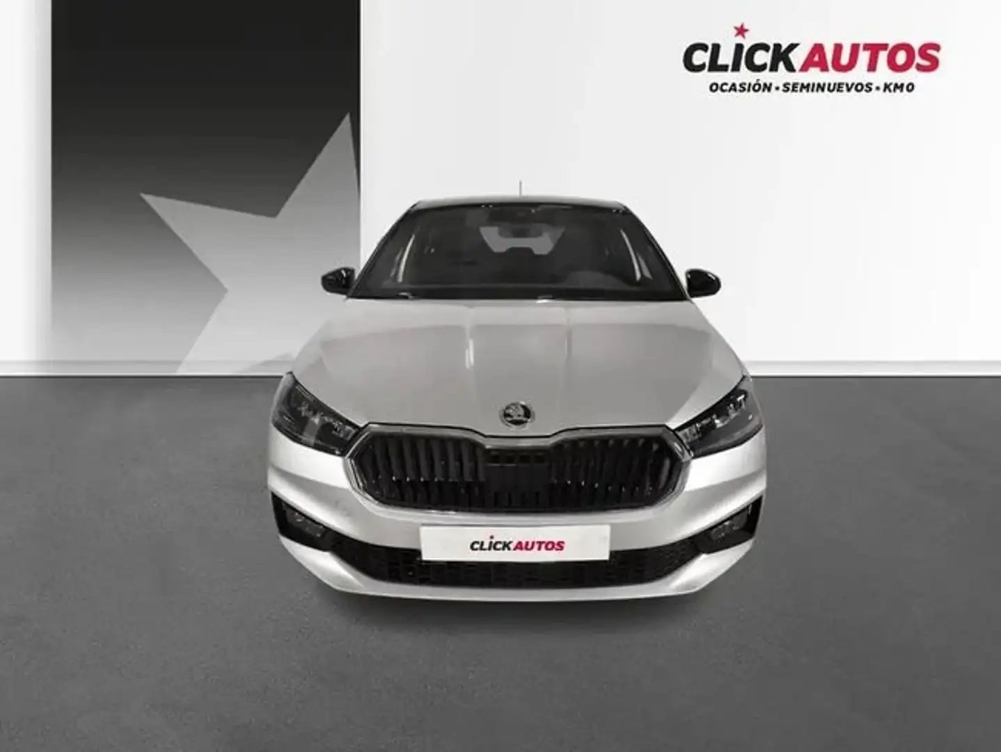 Skoda Fabia 1.0 TSI Design DSG 85kW Plateado - 2