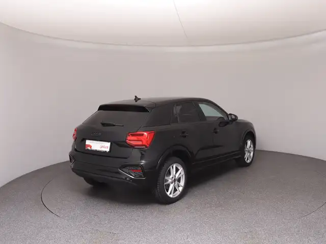 Audi Q2 view 4