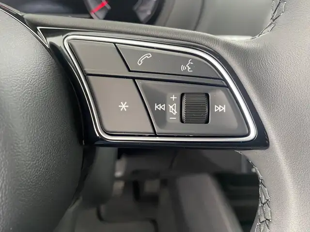 Audi Q2 view 14