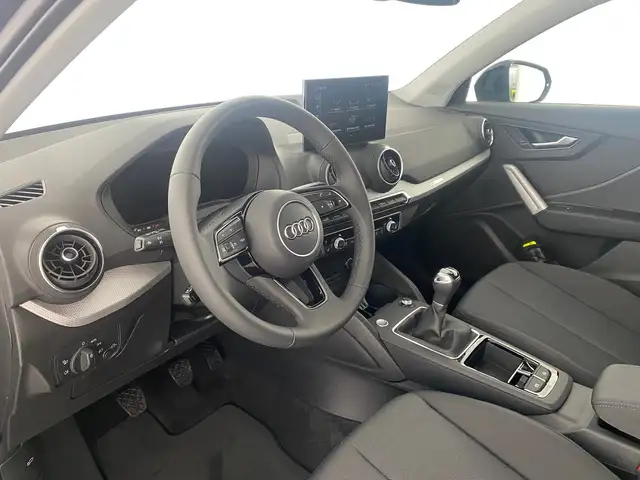 Audi Q2 view 8
