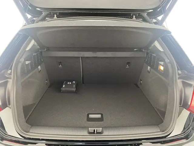 Audi Q2 view 7