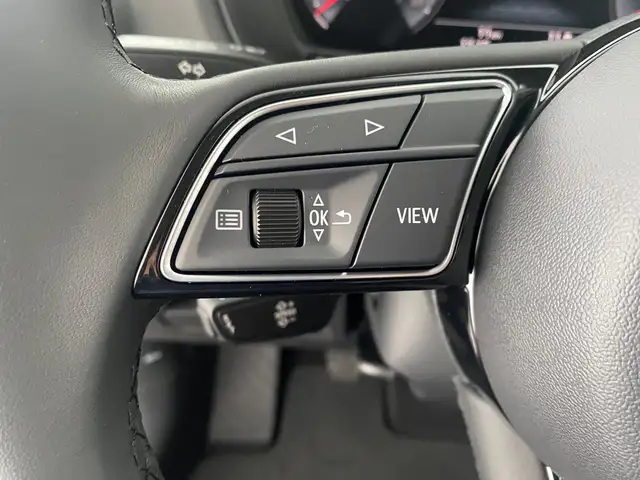 Audi Q2 view 13
