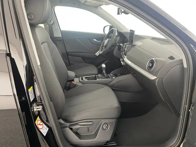 Audi Q2 view 9