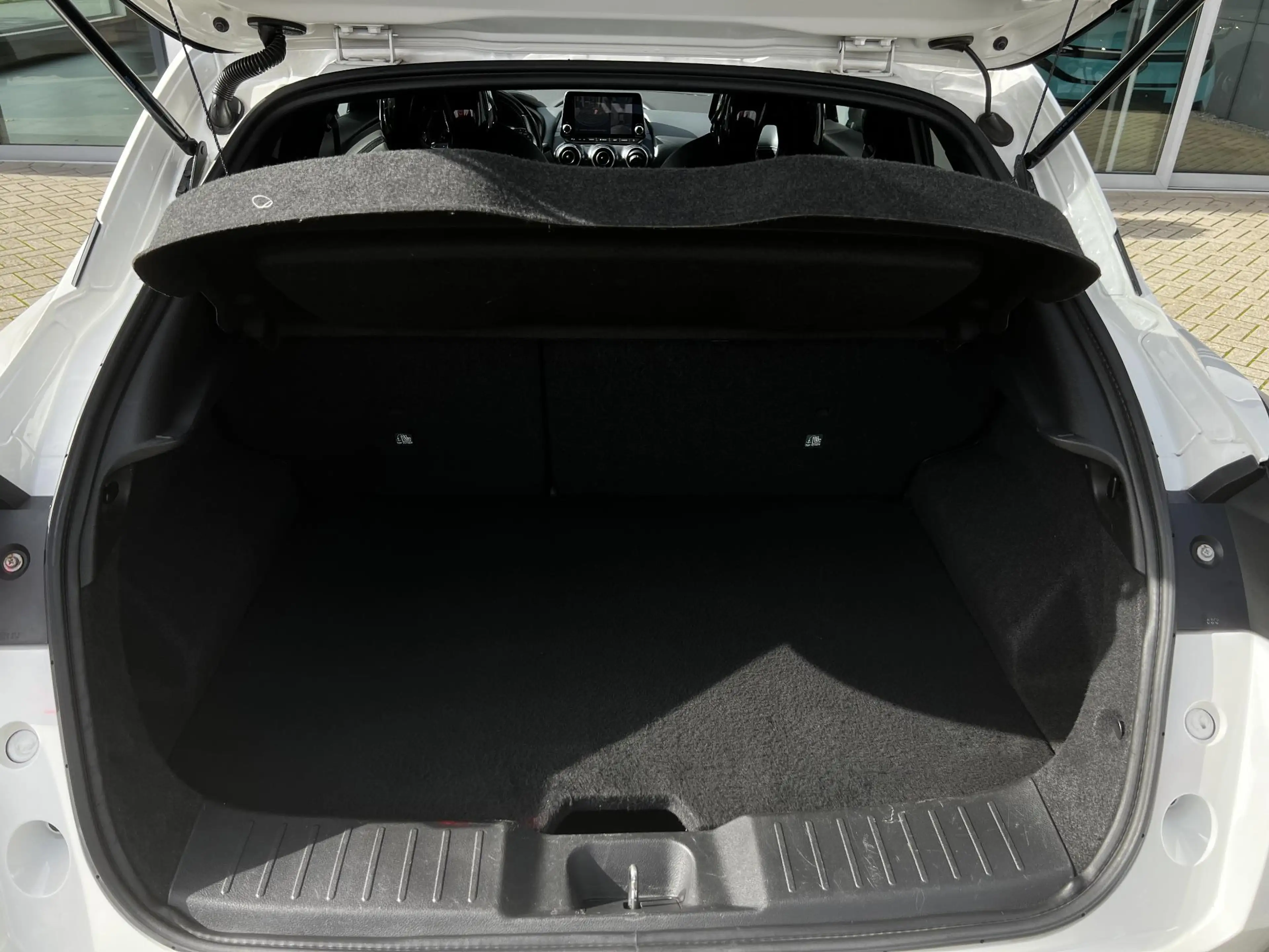 Nissan Juke 1.0 DIG-T Tekna | Trekhaak | BOSE-audio | 360 came — photo 9