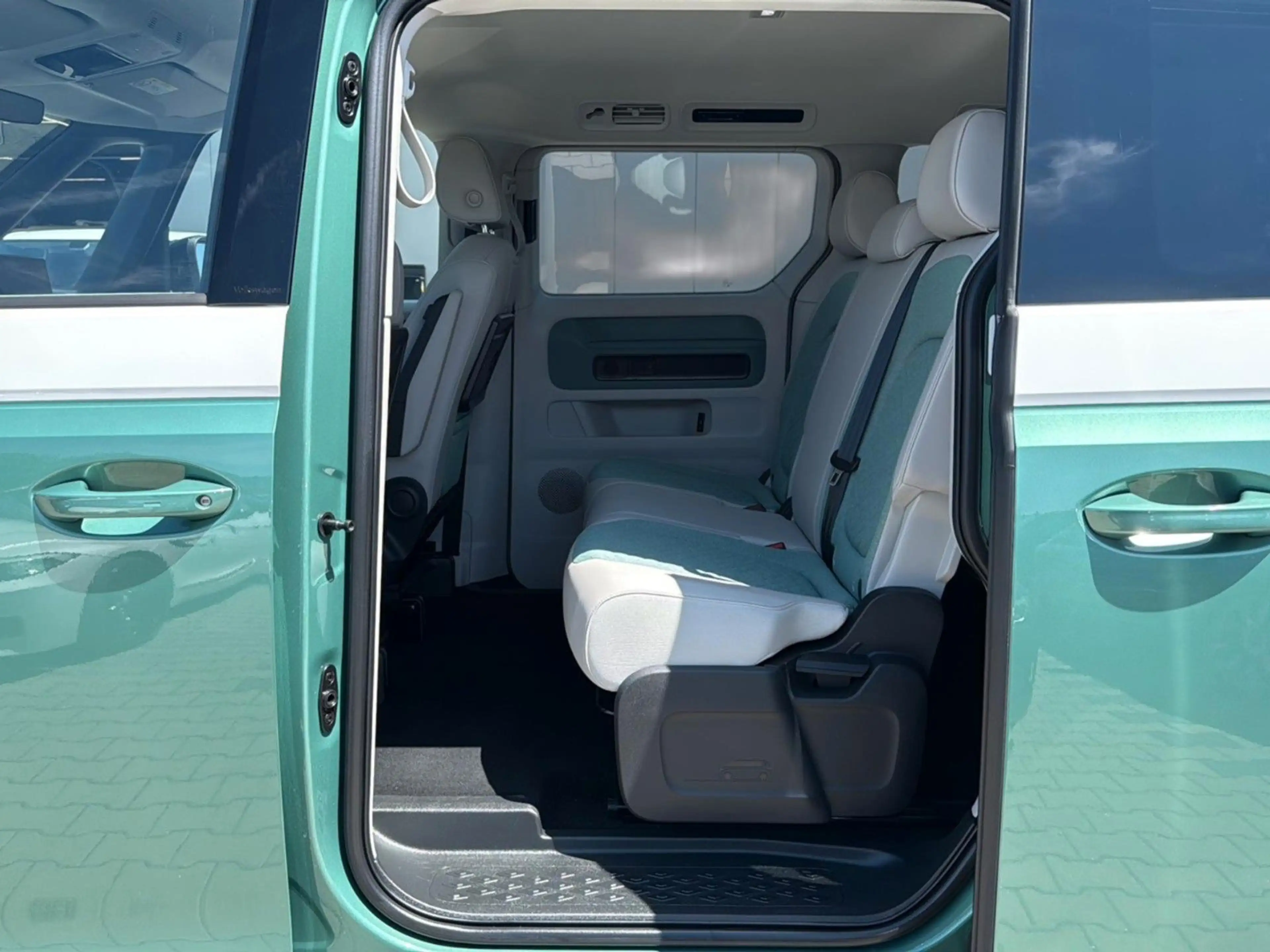 Volkswagen ID. Buzz Pure KR 125KW IQ 3ZK ACC 360°-View — photo 9