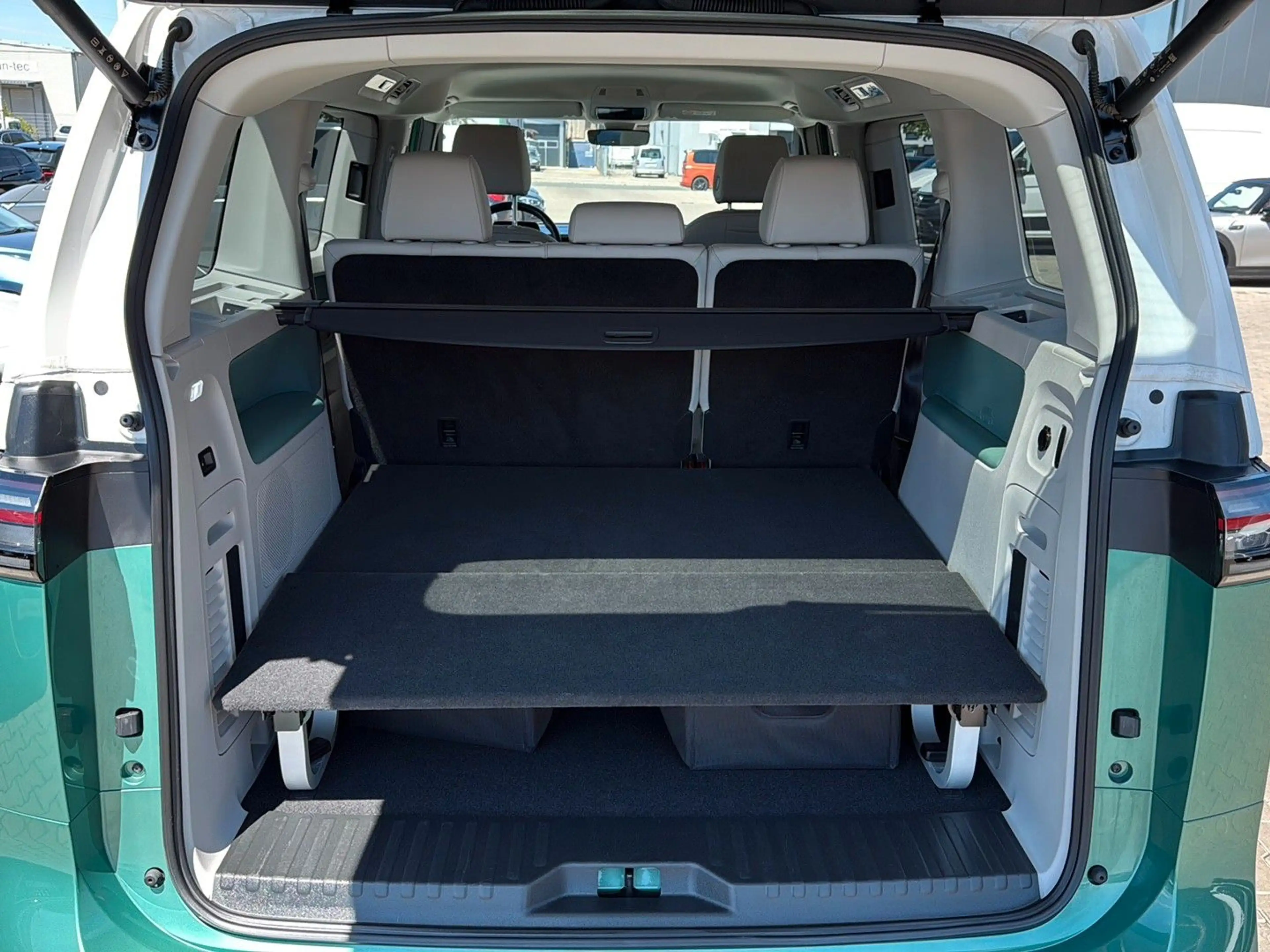 Volkswagen ID. Buzz Pure KR 125KW IQ 3ZK ACC 360°-View — photo 10