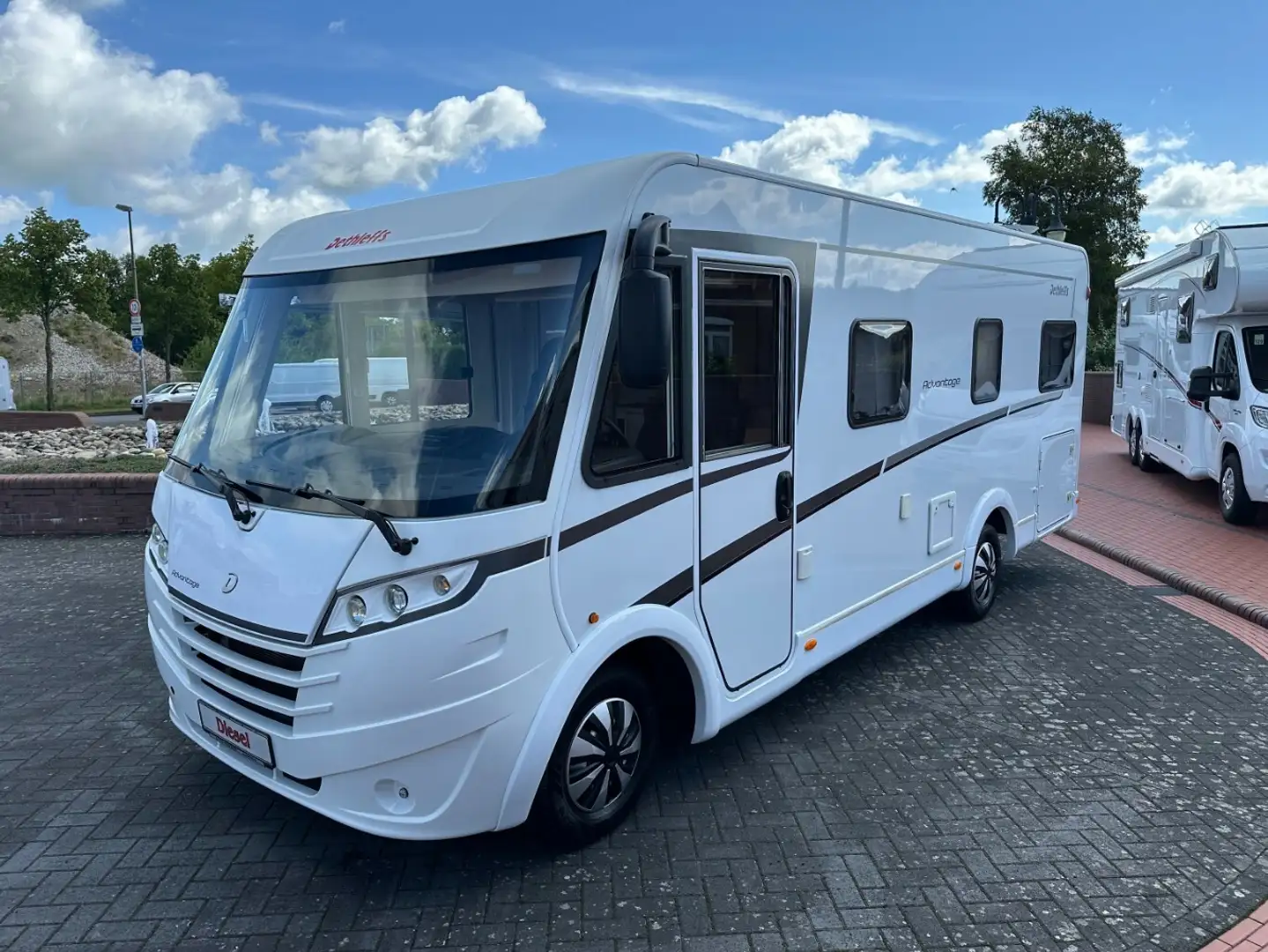 Dethleffs I6611 +Tiefe Einzelbetten+Hubbett+TV+Markise Weiß - 2