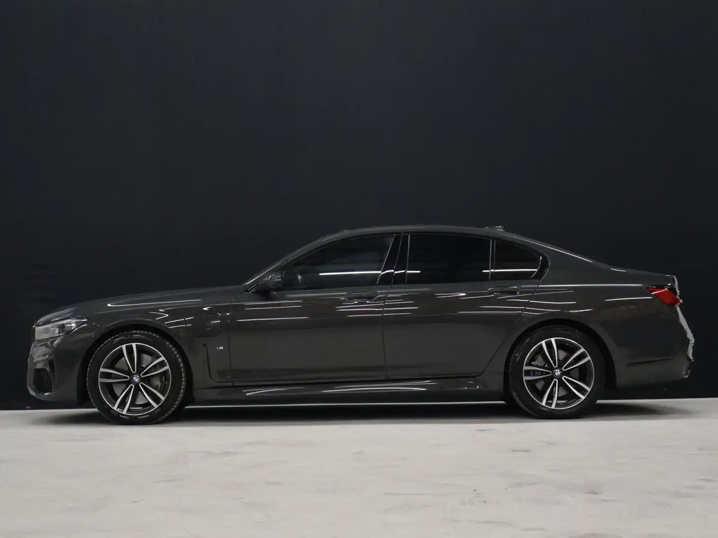 BMW 745 7-serie 745e High Executive M Sport [SCHUIFKANTELD Gris - 2