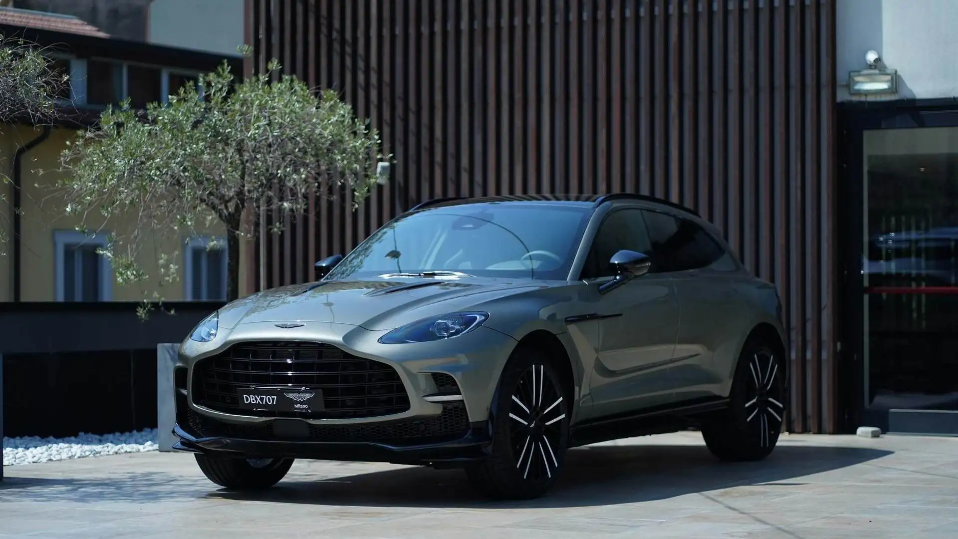 Aston Martin DBX 707 4.0 Grigio - 1