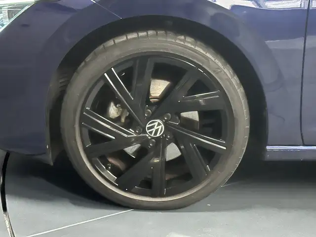 Volkswagen Golf view 9
