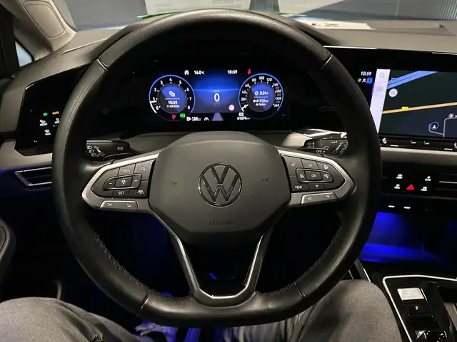 Volkswagen Golf view 17